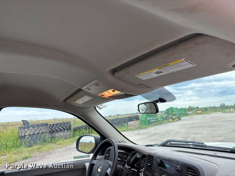 image for item NM9942 2013 Chevrolet Silverado 1500 pickup truck