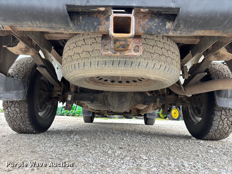 image for item NM9942 2013 Chevrolet Silverado 1500 pickup truck