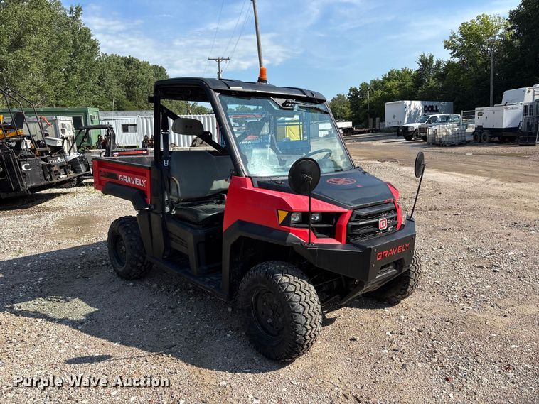image for item NM9955 2016 Gravely 3000 utility vehicle