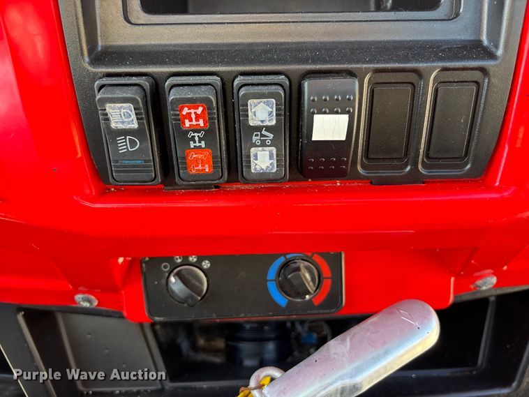 image for item NM9955 2016 Gravely 3000 utility vehicle