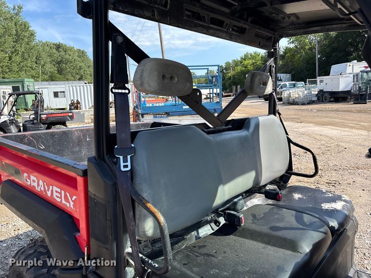 image for item NM9955 2016 Gravely 3000 utility vehicle