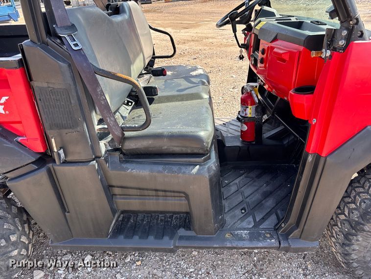 image for item NM9955 2016 Gravely 3000 utility vehicle
