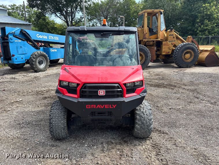 image for item NM9956 2016 Gravely 3000 utility vehicle