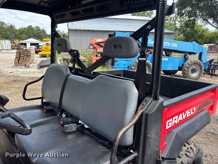 image for item NM9956 2016 Gravely 3000 utility vehicle