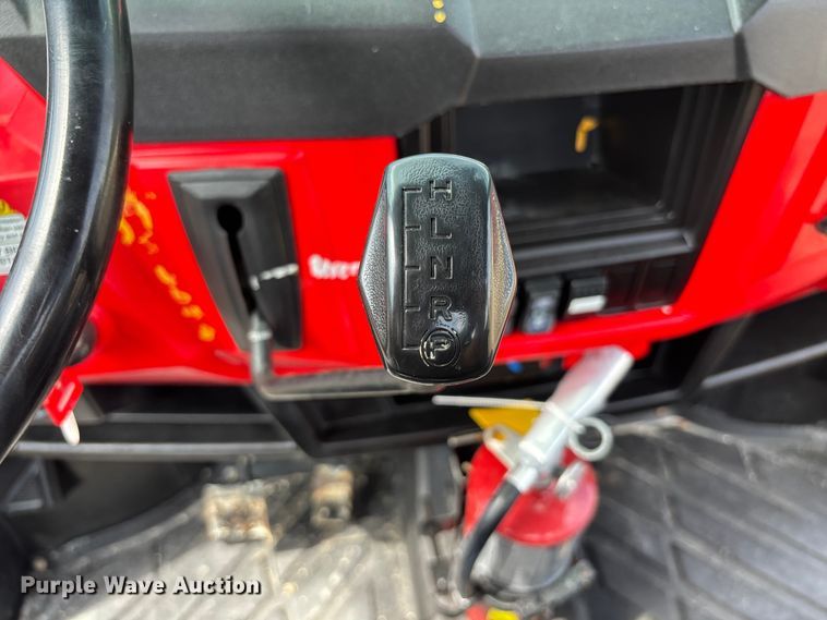 image for item NM9956 2016 Gravely 3000 utility vehicle