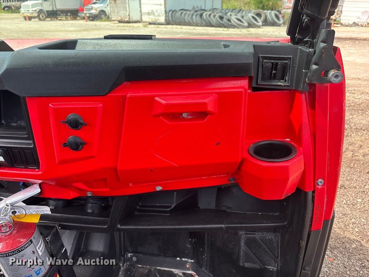 image for item NM9956 2016 Gravely 3000 utility vehicle