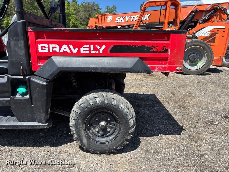 image for item NM9957 2016 Gravely 3000 utility vehicle