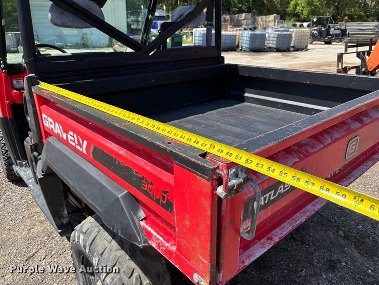 image for item NM9957 2016 Gravely 3000 utility vehicle