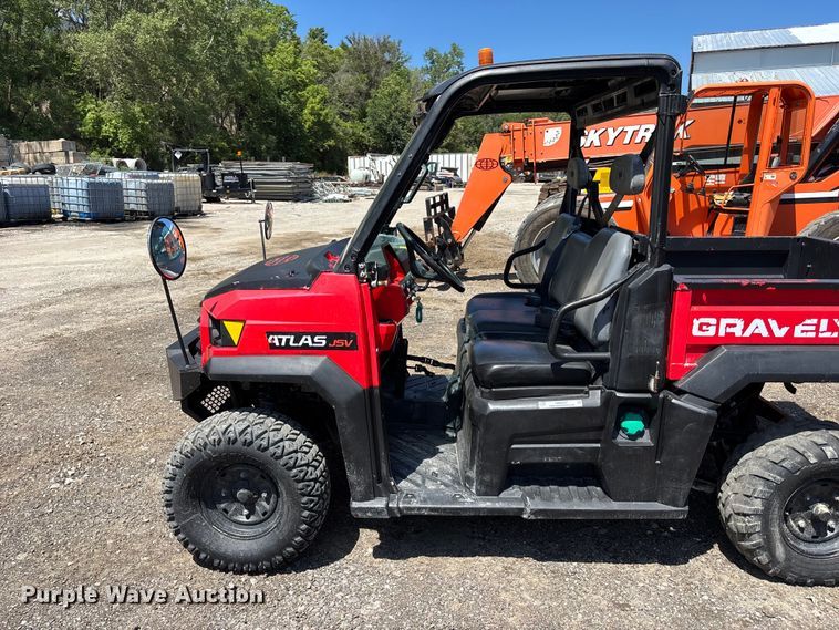 image for item NM9957 2016 Gravely 3000 utility vehicle