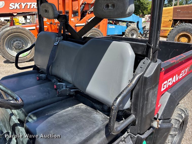 image for item NM9957 2016 Gravely 3000 utility vehicle