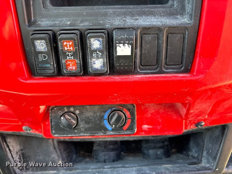 image for item NM9957 2016 Gravely 3000 utility vehicle