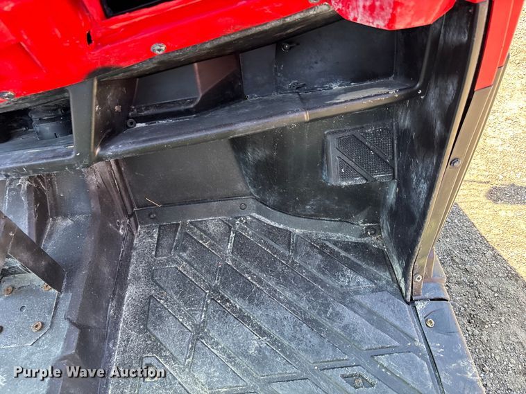 image for item NM9957 2016 Gravely 3000 utility vehicle