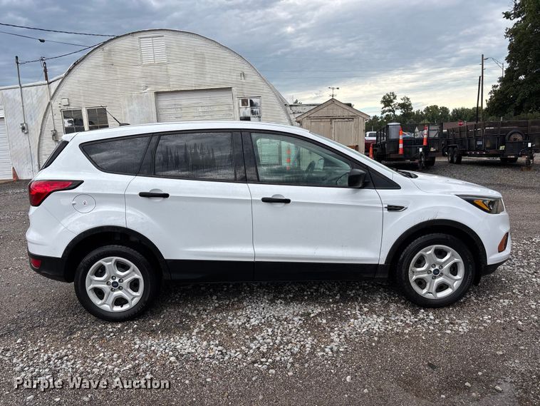 image for item NM9963 2019 Ford Escape SUV