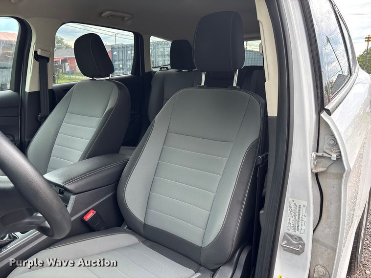 image for item NM9963 2019 Ford Escape SUV
