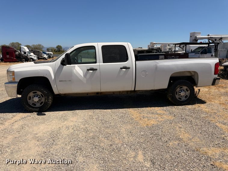 image for item YA3458 2012 Chevrolet Silverado 2500HD Crew Cab pickup truck