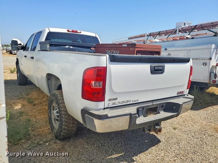 image for item YA3458 2012 Chevrolet Silverado 2500HD Crew Cab pickup truck