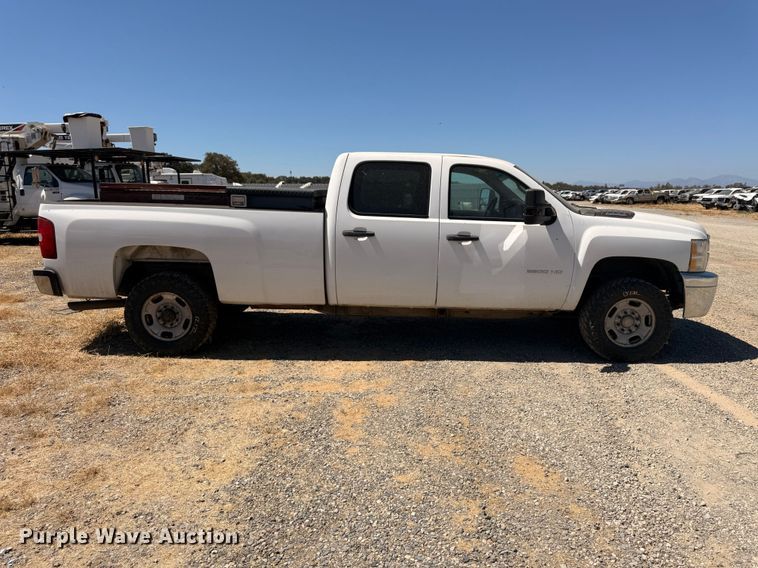 image for item YA3458 2012 Chevrolet Silverado 2500HD Crew Cab pickup truck