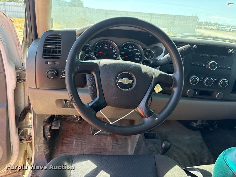 image for item YA3458 2012 Chevrolet Silverado 2500HD Crew Cab pickup truck