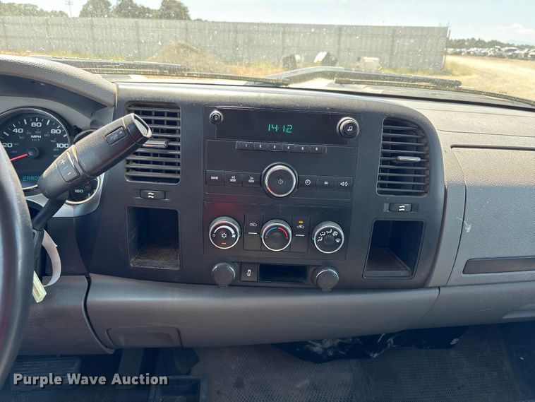 image for item YA3458 2012 Chevrolet Silverado 2500HD Crew Cab pickup truck