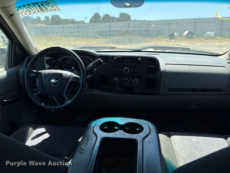 image for item YA3458 2012 Chevrolet Silverado 2500HD Crew Cab pickup truck