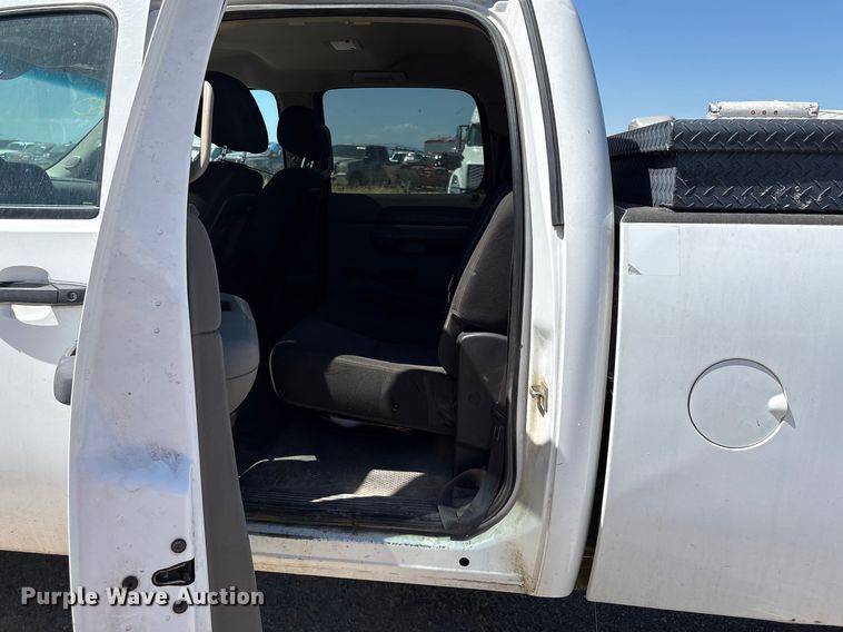 image for item YA3458 2012 Chevrolet Silverado 2500HD Crew Cab pickup truck