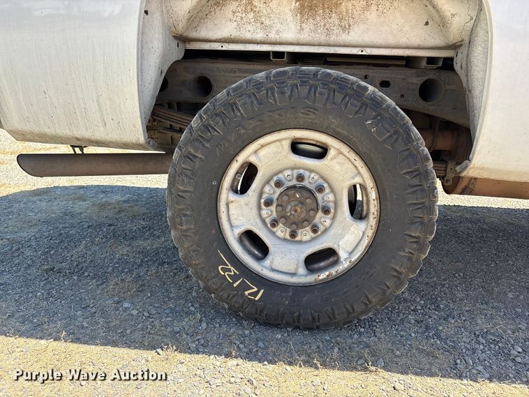 image for item YA3458 2012 Chevrolet Silverado 2500HD Crew Cab pickup truck