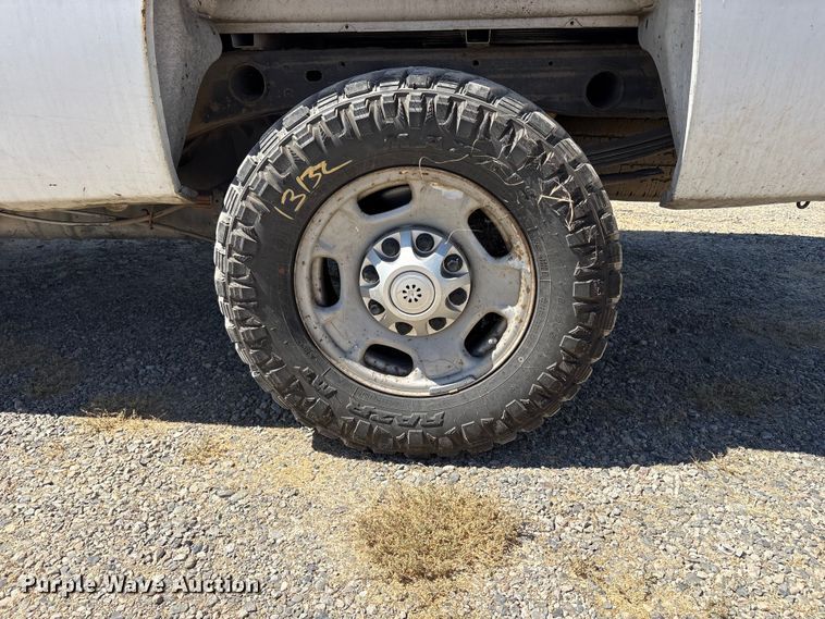 image for item YA3458 2012 Chevrolet Silverado 2500HD Crew Cab pickup truck