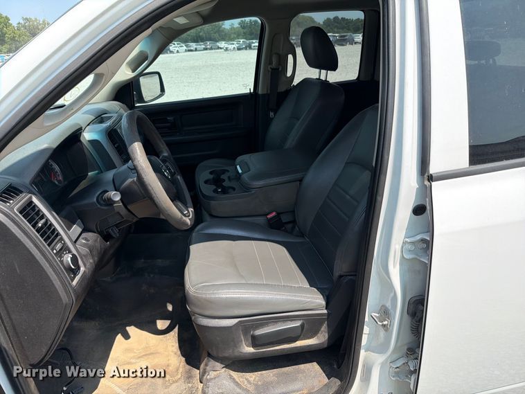 image for item YA3641 2019 RAM 1500 Classic Ext. Cab pickup truck