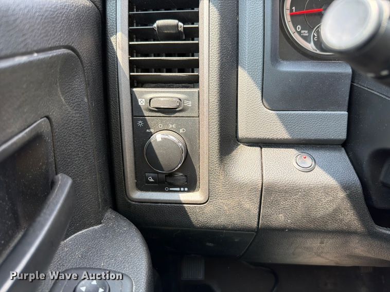 image for item YA3641 2019 RAM 1500 Classic Ext. Cab pickup truck