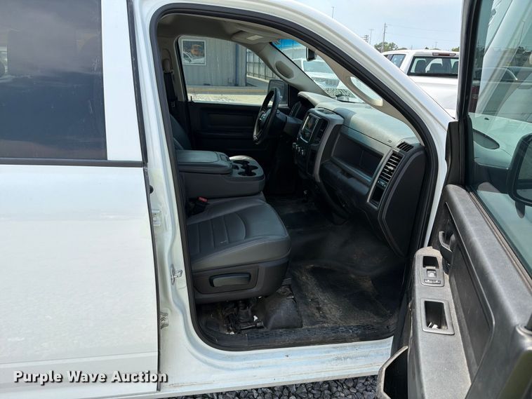 image for item YA3641 2019 RAM 1500 Classic Ext. Cab pickup truck