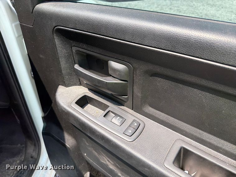 image for item YA3641 2019 RAM 1500 Classic Ext. Cab pickup truck