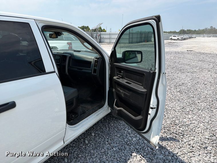 image for item YA3641 2019 RAM 1500 Classic Ext. Cab pickup truck