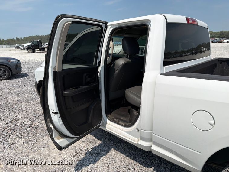 image for item YA3641 2019 RAM 1500 Classic Ext. Cab pickup truck
