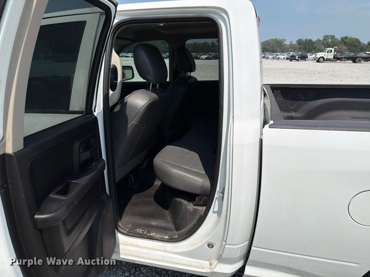 image for item YA3641 2019 RAM 1500 Classic Ext. Cab pickup truck