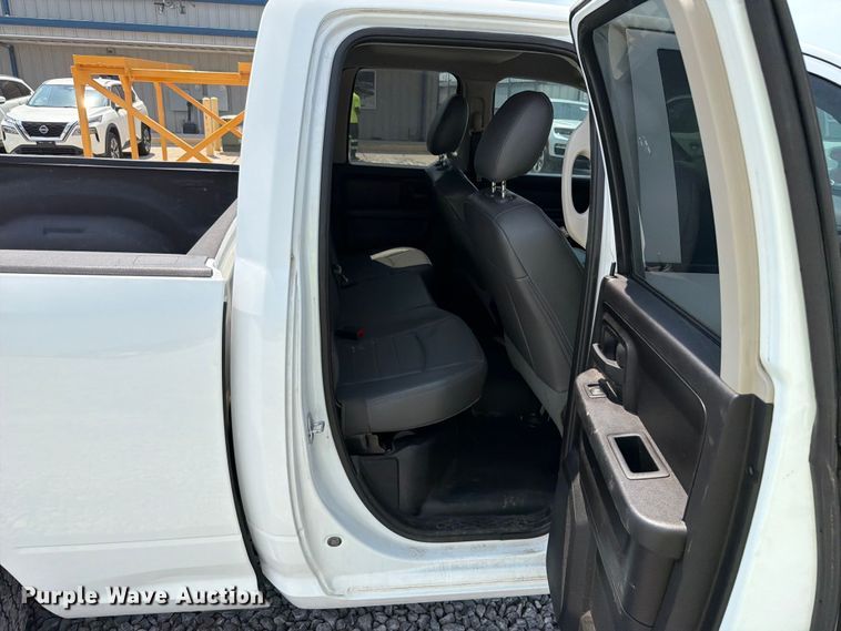 image for item YA3641 2019 RAM 1500 Classic Ext. Cab pickup truck