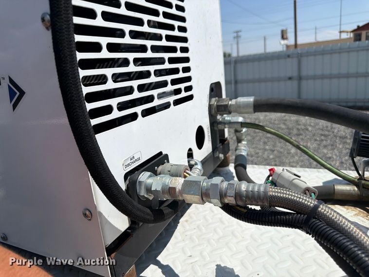 image for item YA3830 2013 Kenworth T370 utility / service truck