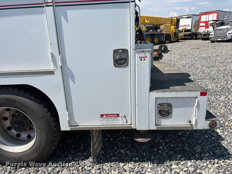 image for item YA3830 2013 Kenworth T370 utility / service truck
