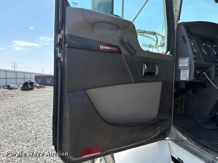 image for item YA3830 2013 Kenworth T370 utility / service truck