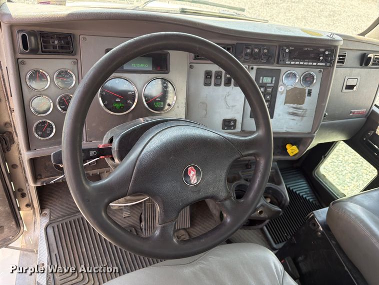 image for item YA3830 2013 Kenworth T370 utility / service truck