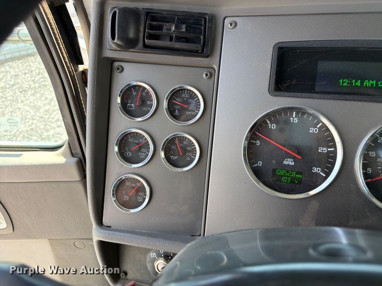image for item YA3830 2013 Kenworth T370 utility / service truck