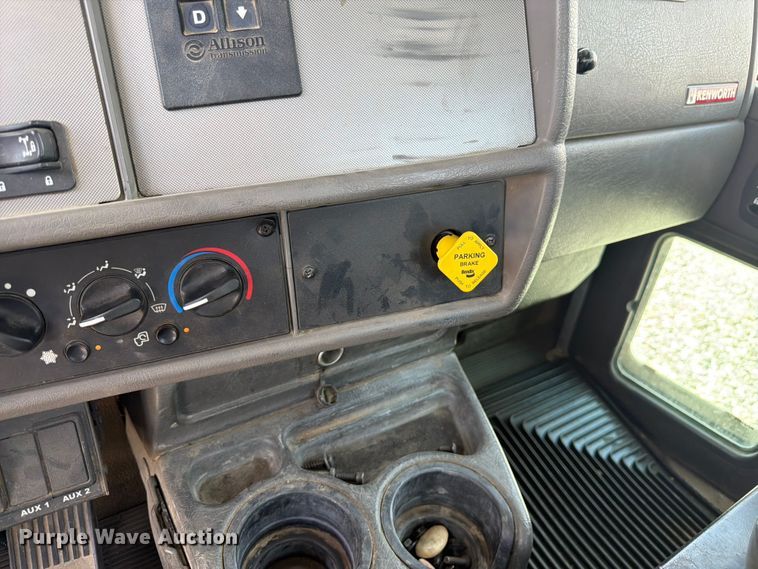 image for item YA3830 2013 Kenworth T370 utility / service truck