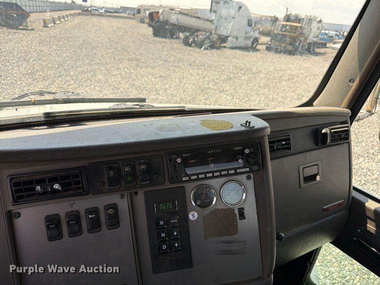 image for item YA3830 2013 Kenworth T370 utility / service truck