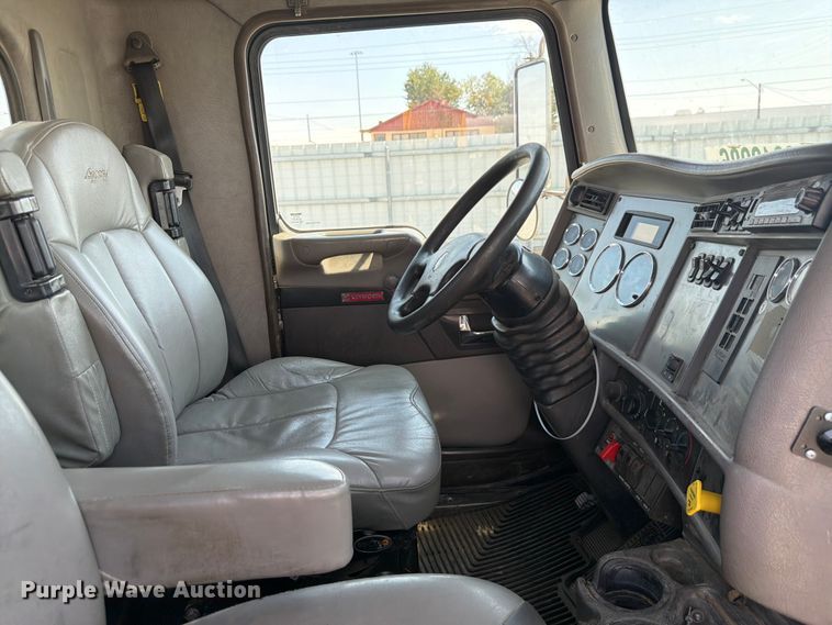 image for item YA3830 2013 Kenworth T370 utility / service truck