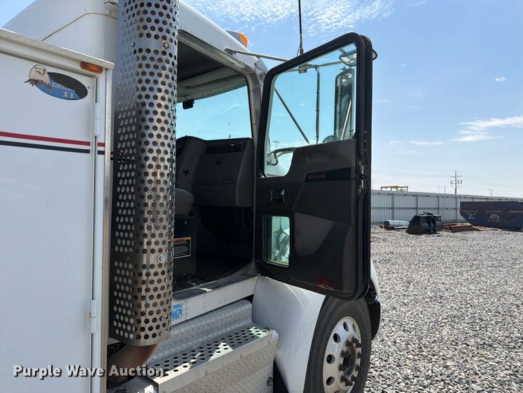 image for item YA3830 2013 Kenworth T370 utility / service truck