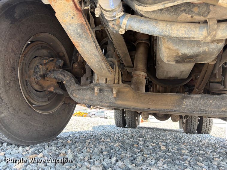 image for item YA3830 2013 Kenworth T370 utility / service truck