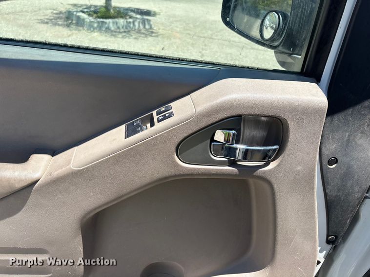 image for item YA3895 2017 Nissan Frontier Ext. Cab pickup truck