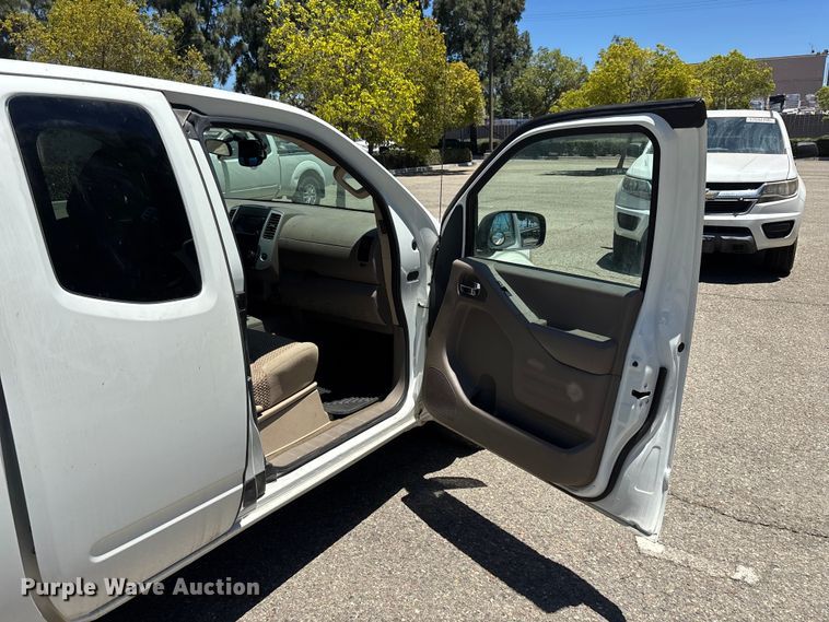 image for item YA3895 2017 Nissan Frontier Ext. Cab pickup truck