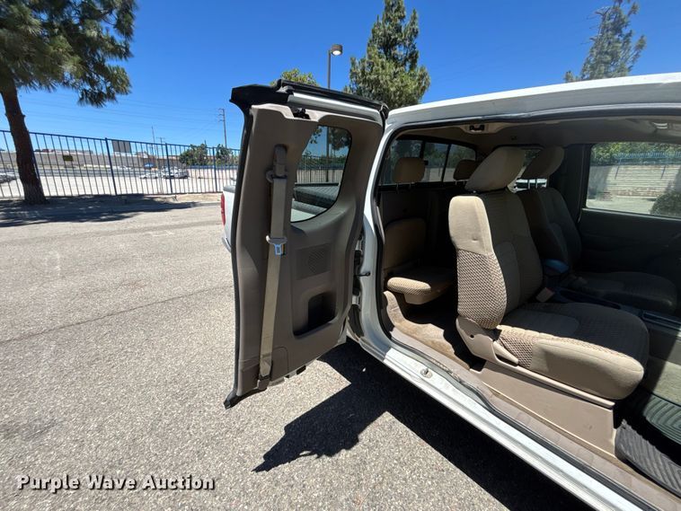 image for item YA3895 2017 Nissan Frontier Ext. Cab pickup truck