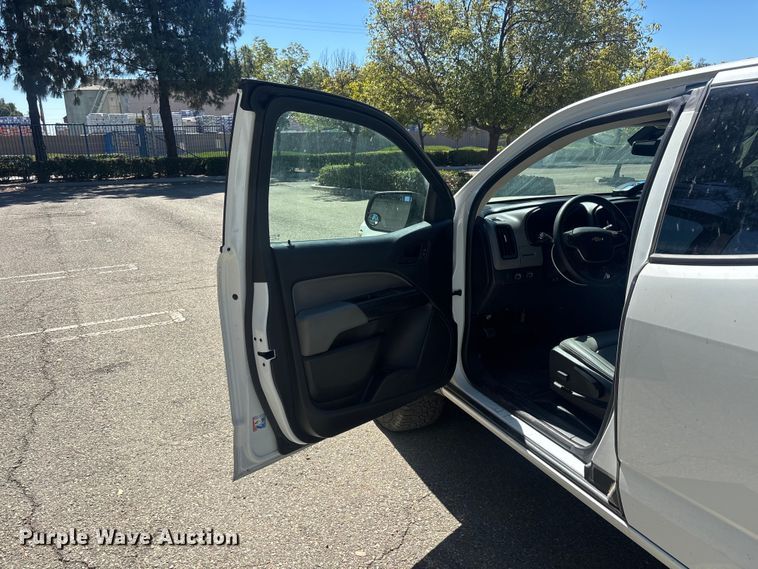 image for item YA3898 2019 Chevrolet Colorado Ext. Cab pickup truck