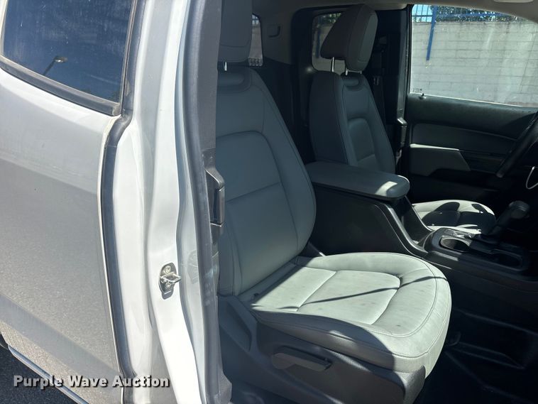 image for item YA3898 2019 Chevrolet Colorado Ext. Cab pickup truck